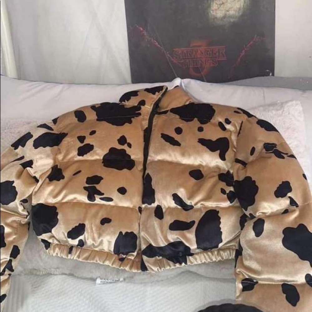 i’m selling jackets that i only wore at the most 2 times. excellent condition!!!